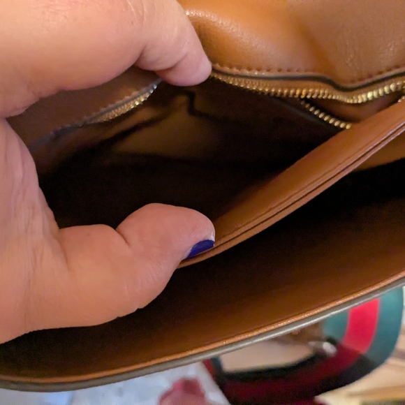 Gucci Brown Leather Shoulder Bag with Gold Accents - Picture 12 of 16